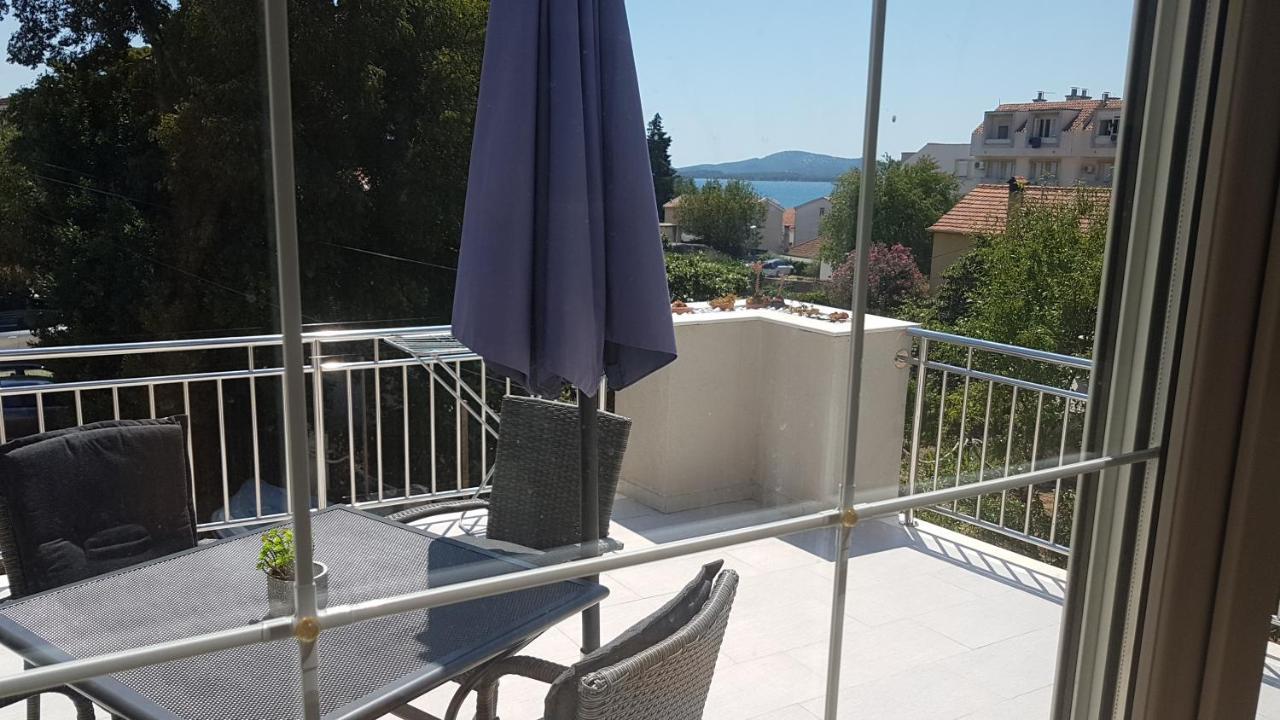 Apartments Luna Sveti Filip i Jakov Luaran gambar