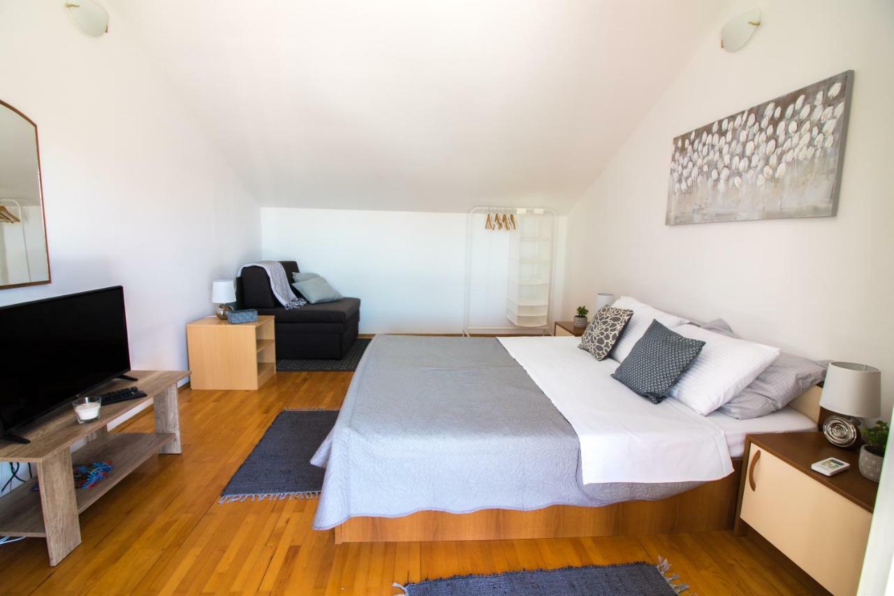 Apartments Luna Sveti Filip i Jakov Luaran gambar