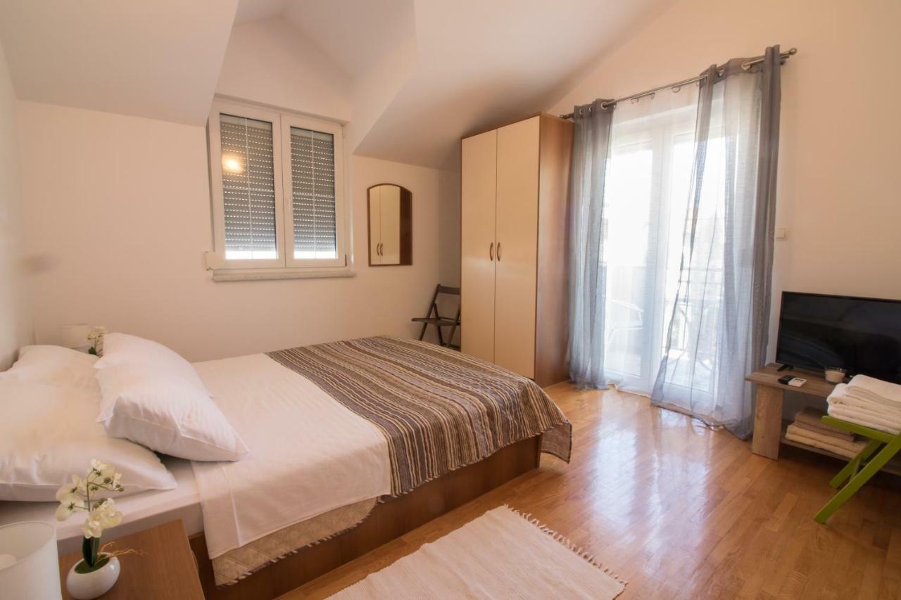 Apartments Luna Sveti Filip i Jakov Luaran gambar